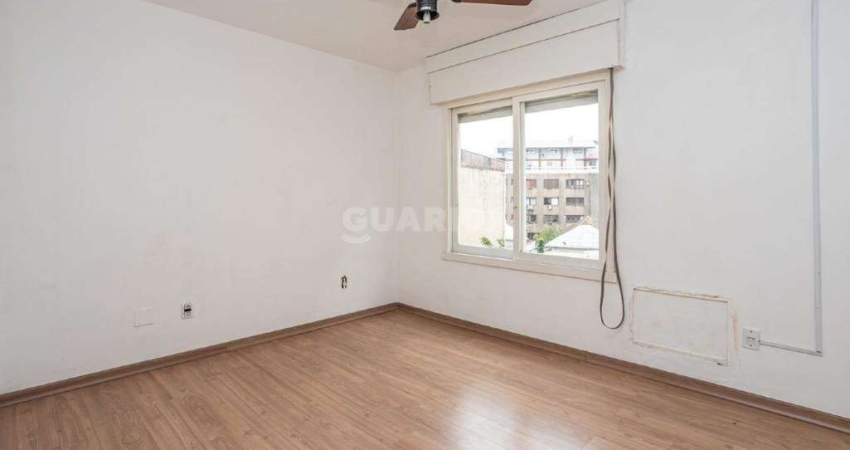 Apartamento com 2 dormitórios no bairro Passo D'areia.