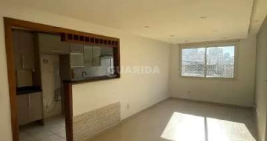 Apartamento com 2 dormitórios para alugar no Centro Histórico.