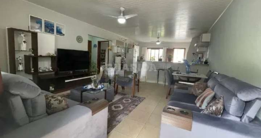 Casa Residencial com 2 dormitórios para alugar no bairro Partenon.