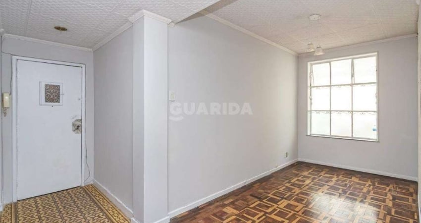 Apartamento semi mobiliado de 3 dormitórios no bairro Centro Histórico.