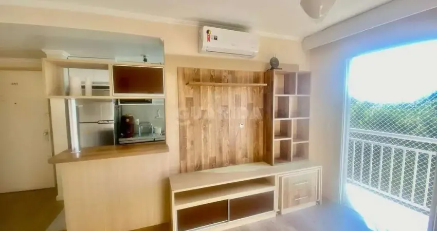 Apartamento com sacada e 3 dormitórios sendo 1 suíte para alugar no bairro Cristal.