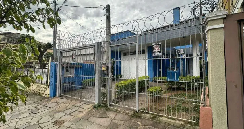 Casa residencial com 4 dormitórios no bairro Partenon - Porto Alegre/RS