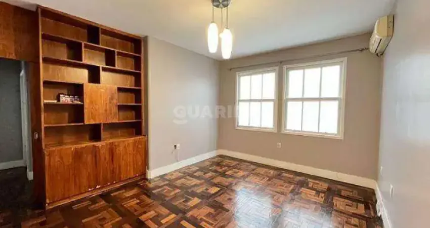 Apartamento com 2 dormitórios para alugar no bairro Moinhos de Vento em Porto Alegre.