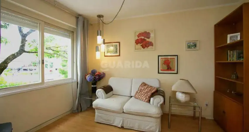 Apartamento com 1 dormitório com vaga de garagem no bairro Petrópolis