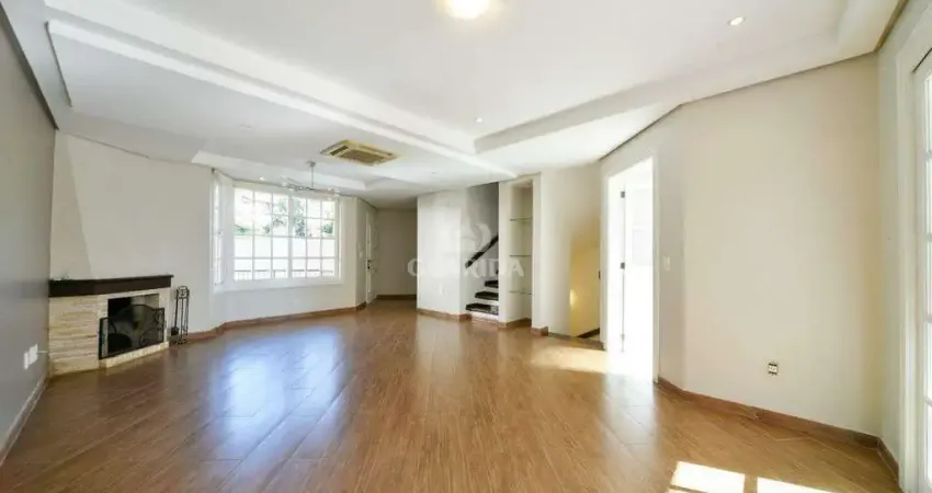 Casa em condomínio com 4 dormitórios, sendo 2 suítes, no bairro Chácara das Pedras!