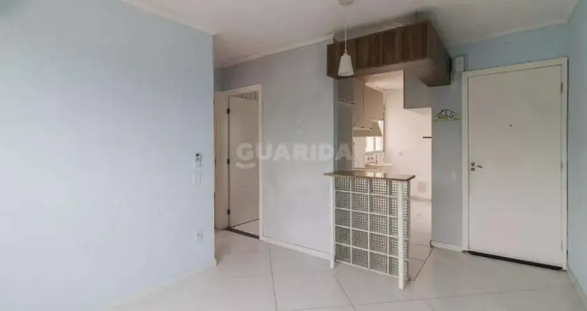 Apartamento com 2 dormitórios e 1 vaga de garagem no Bairro Cavalhada