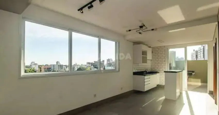 Cobertura com 1 dormitório e 1 vaga de garagem, no bairro menino deus