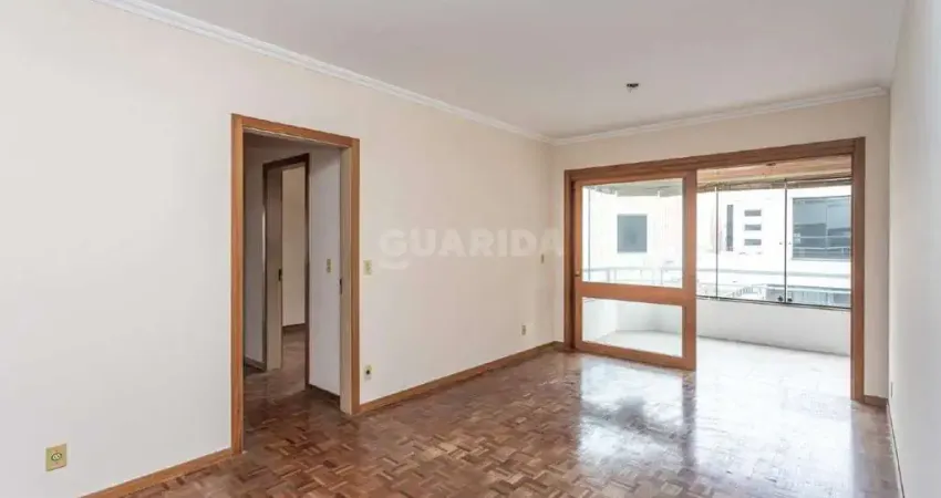 Apartamento com 2 dormitórios, sendo 1 suíte, e 1 vaga de garagem no bairro menino deus