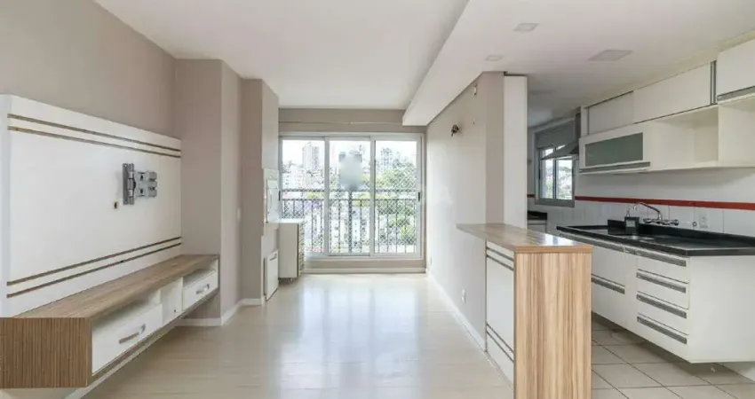 Apartamento mobiliado de 2 dormitórios, sendo 1 suíte no bairro petrópolis.