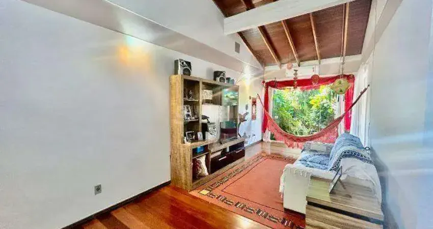 Casa mobiliada com 3 dormitórios sendo 1 suíte para alugar no bairro tristeza.