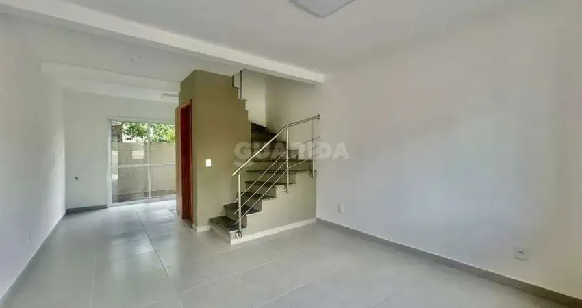 Casa em condominio fechado com 2 dormitórios para alugar no bairro vila nova.