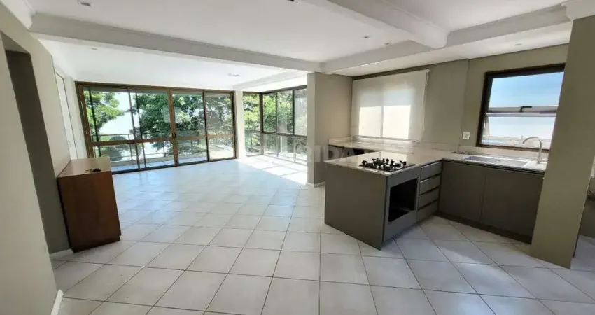 Cobertura de 2 dormitórios, sendo 1 suíte, no bairro tristeza