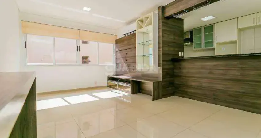 Apartamento de 2 dormitórios, sendo 1 suíte, com 1 vaga de garagem no bairro petrópolis!