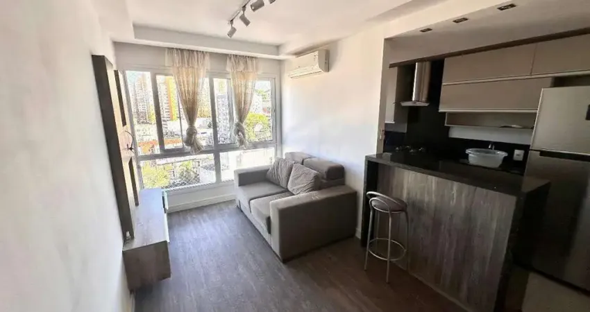 Apartamento semimobiliado de 2 dormitórios no bairro santana.