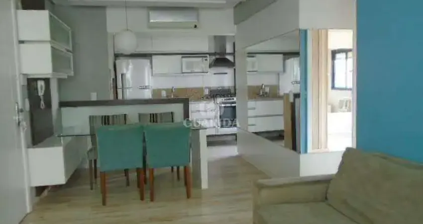 Apartamento de 2 dormitórios com vaga de garagem no bairro tristeza.