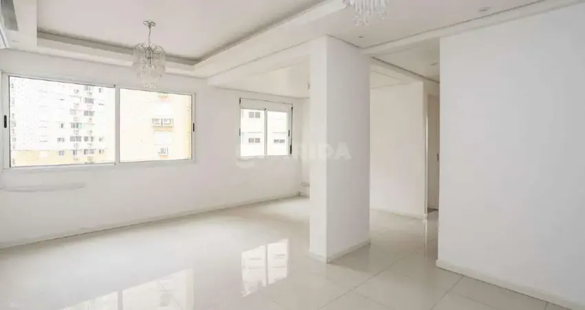 Apartamento reformado de 2 dormitórios e 1 vaga no bairro partenon!