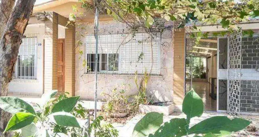 Casa Residencial/Sobrado para aluguel, 4 quartos, 1 suíte, 2 vagas, Jardim Itu Sabará - Porto Alegre/RS