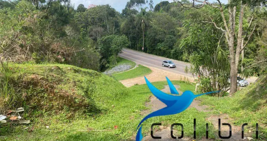Terreno medindo 730m² ao lado da Rodovia BR 116 em Mandirituba