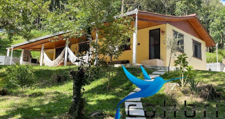 Linda chácara pronta para moradia ou lazer, com registro de Imóveis