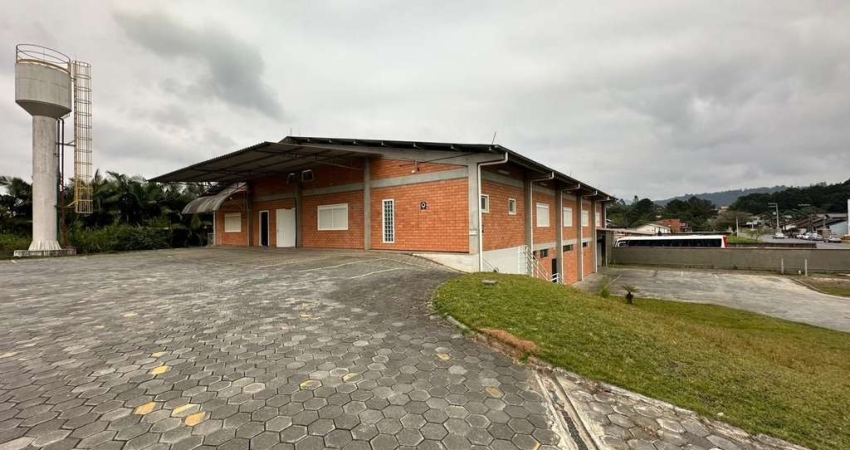 Galpão disponível para venda em Timbó com 1.462 m2 em 2 pavimentos, com ótimo es