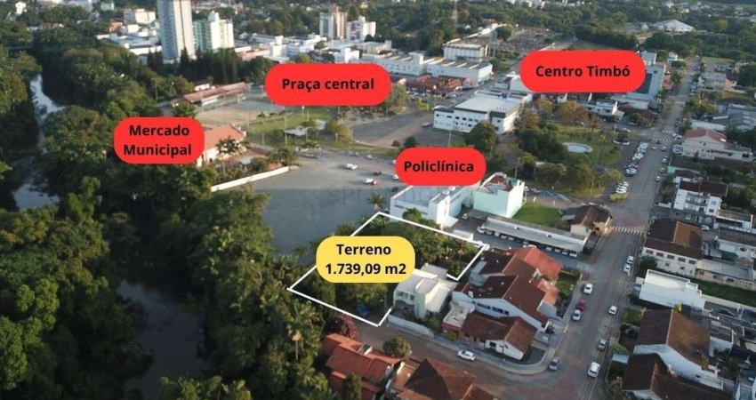 Terreno com aprox. 1.737 m2, excelente potencial construtivo no Centro de Timbó-