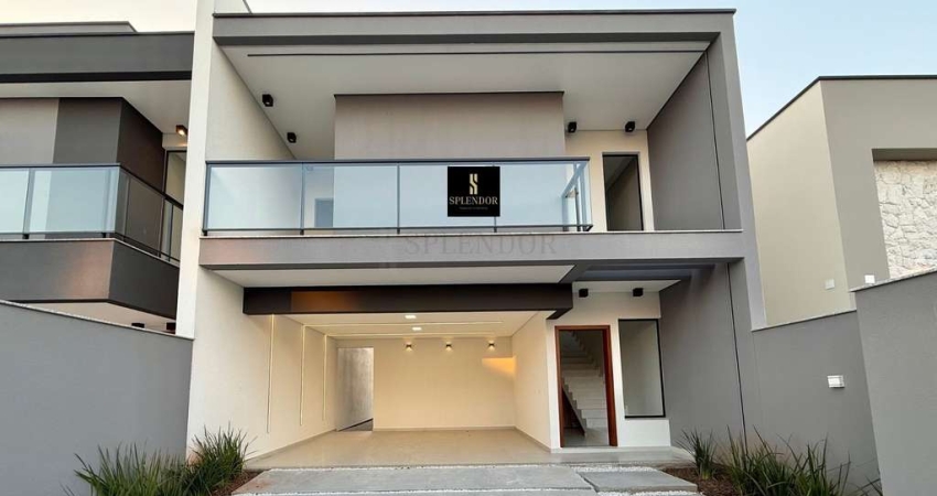 Casa à venda com 3 dormitórios (1 suíte e 2 demi), amplo espaço de quintal e gar