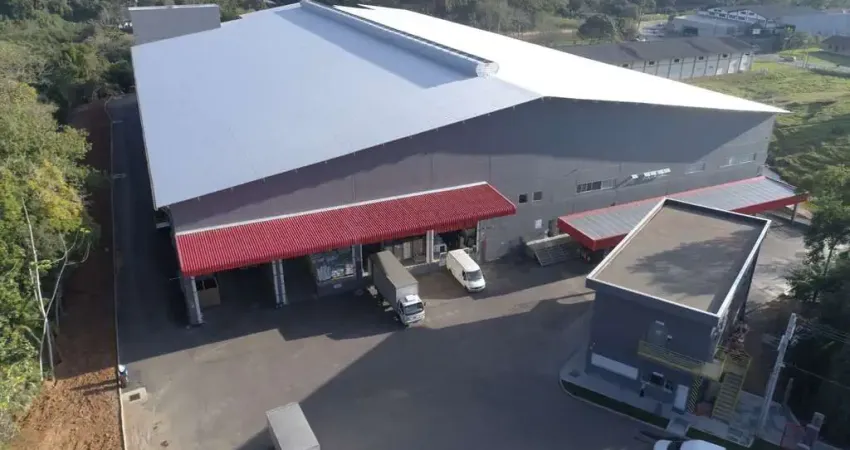 Galpão Industrial para Sublocação em Indaial – 4.240 m² com 5 Docas