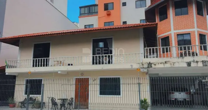Casa com 3 quartos à venda no Centro, Balneário Camboriú