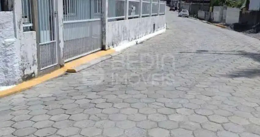 Casa com 2 quartos à venda no Alto São Bento, Itapema 