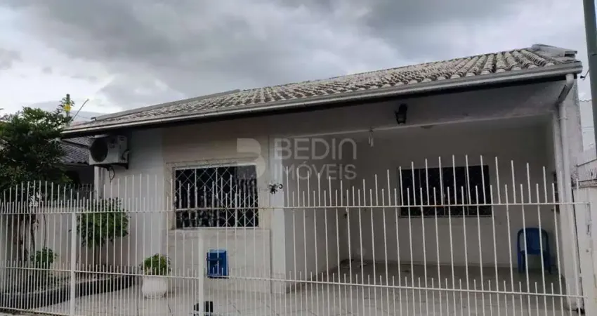 Casa com 2 quartos à venda na Rua Bahia, 355, Estados, Balneário Camboriú