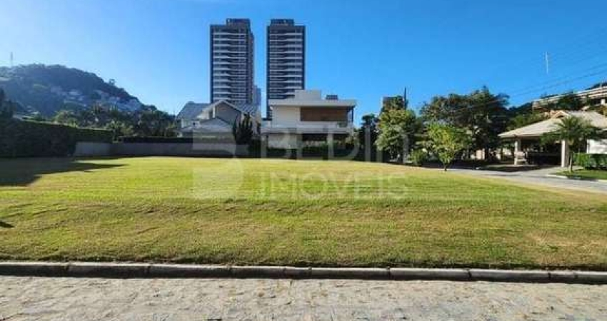 Terreno 786m² condomínio fechado Horizontal da Brava
