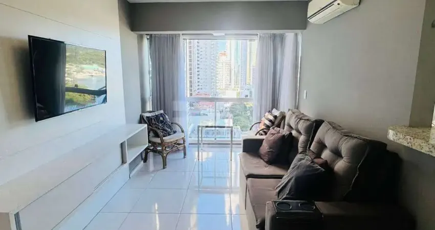 Apartamento 02 dormitórios a venda quadra mar Barra Sul Edifício Santos Dumont