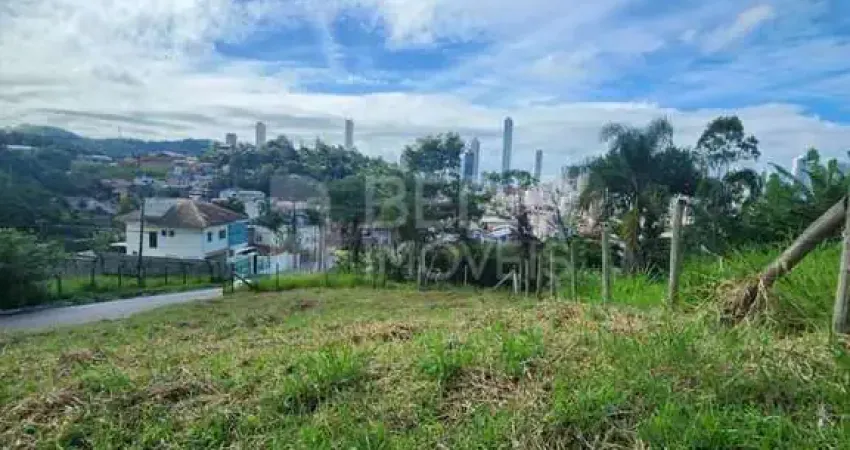 Terreno à venda na Rua Venezuela, 1142, Nações, Balneário Camboriú