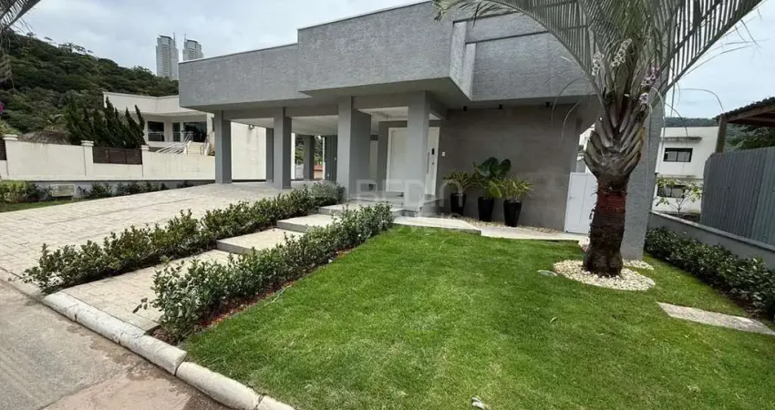 Casa 03 suítes condomínio fechado bella vista balneário camboriú