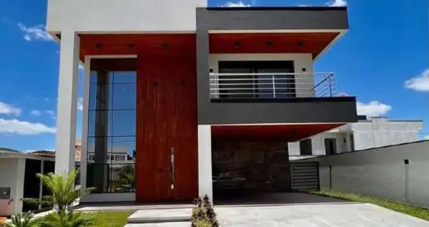CASA NO CONDOMÍNIO CALEDÔNIA - 4 DORMITÓRIOS - 4 VAGAS - ÁREA DE LAZER - CAMBORIÚ/SC
