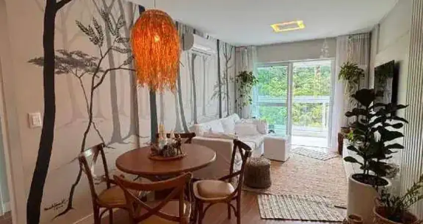 Apartamento mobiliado e decorado - vista mar - 2 dormitórios - 1 vaga - área de lazer