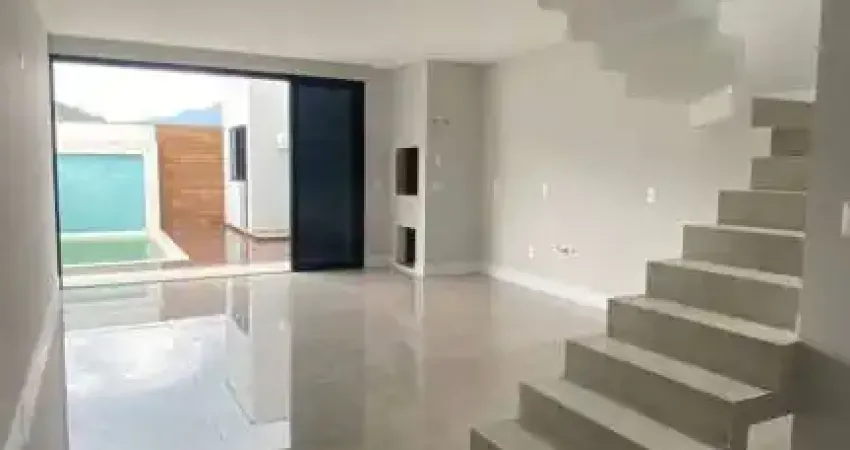 Sobrado com 03 suítes e 170m² no bairro são francisco em camboriú