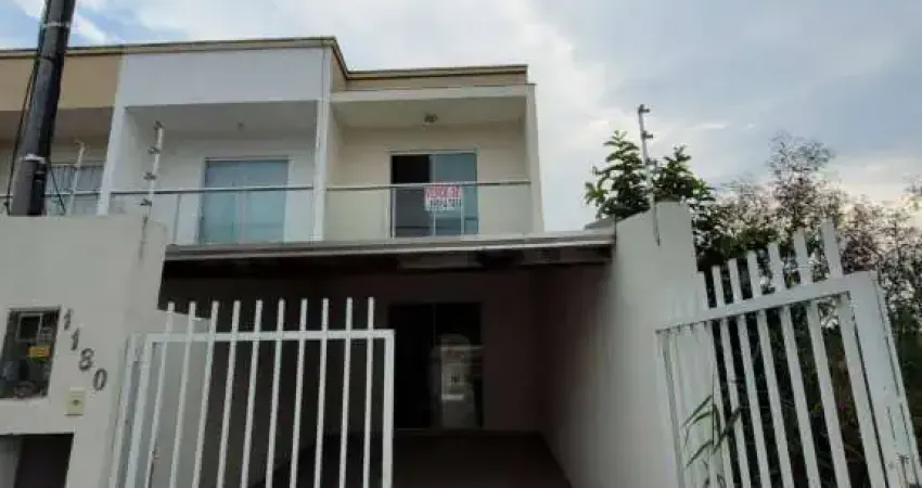 Sobrado semi mobiliado, dois dormitórios + vaga coberta bairro santa regina