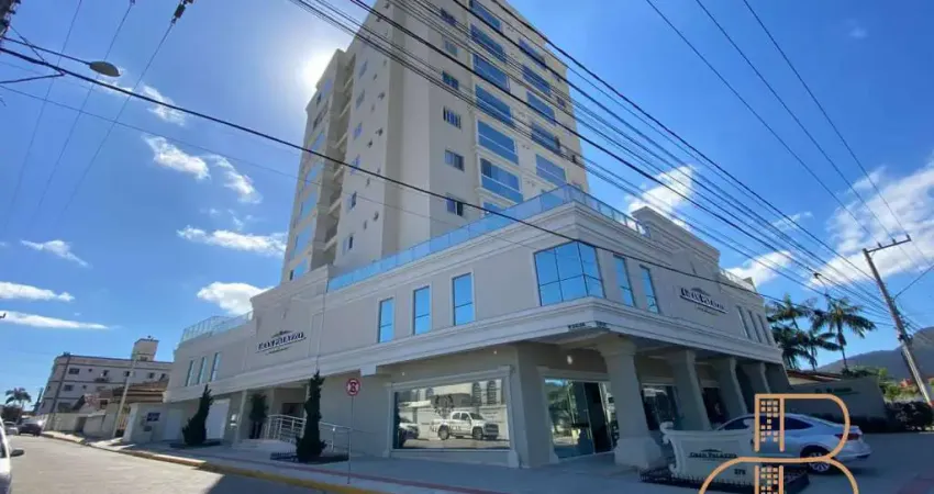 Apartamento mobiliado com 01 suíte + 01 dormitório em Camboriú