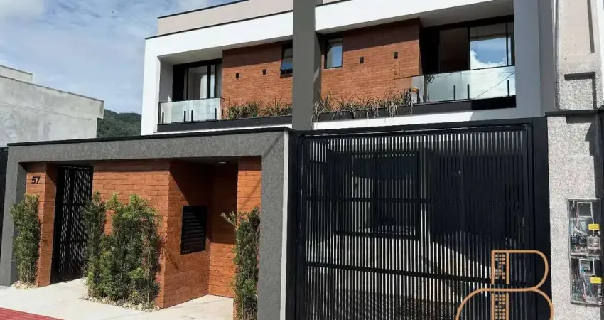 Sobrado pronto para morar, 03 suítes e piscina em Camboriú