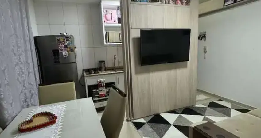SEMIMOBILIADO - Apartamento 01 suíte + 01, próximo ao centro de Camboriú