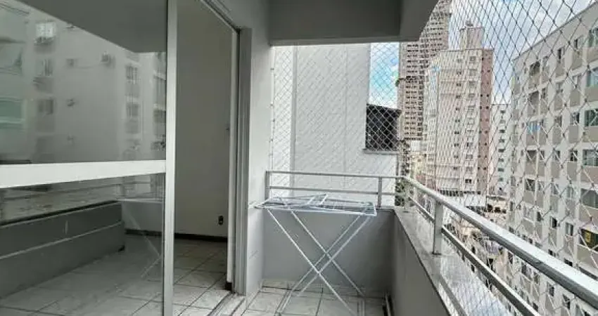 LOCAÇÃO - Amplo apartamento com 01 suíte + 01 dormitório no centro de BC