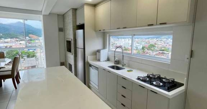 Amplo e aconchegante apartamento pronto para morar no centro de Camboriú.