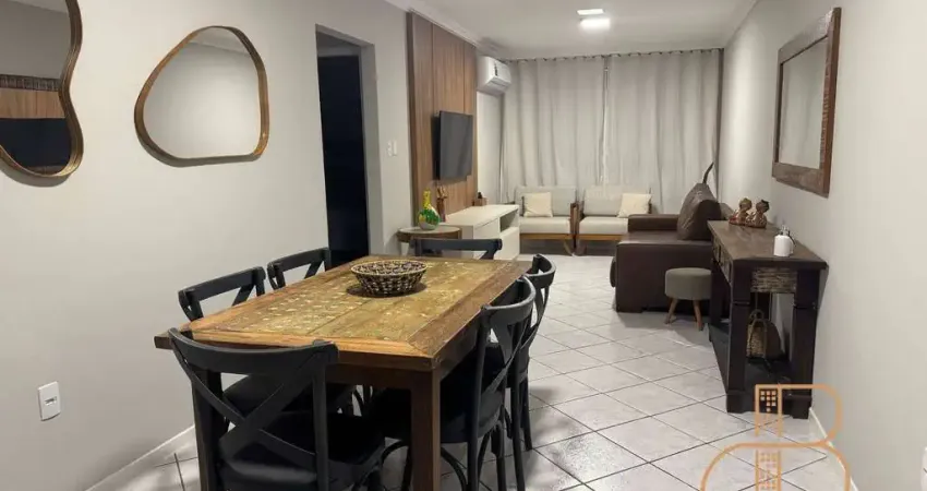 Apartamento mobiliado, 02 quartos, no centro de Balneário Camboriú