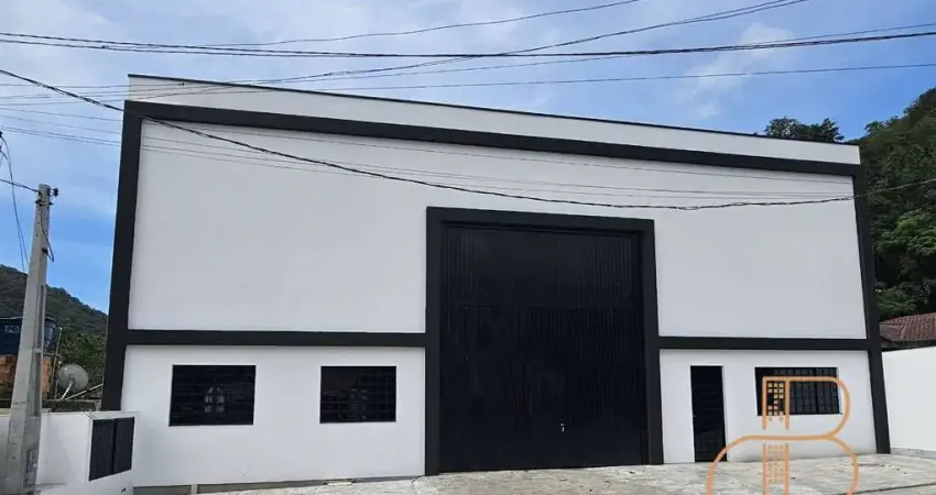 LOCAÇÃO - Galpão comercial no bairro Rio Pequeno em Camboriú