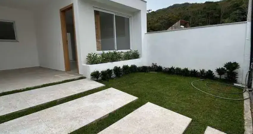 Um refúgio para chamar de seu! Ampla casa térrea com pátio e espaço gourmet