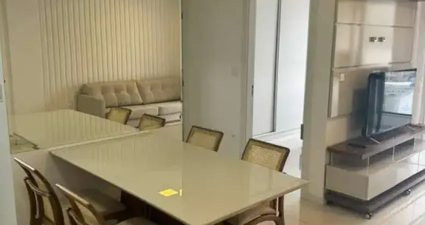 LOCAÇÃO Apartamento mobiliado, 2 suítes, 2 vagas, sacada com churrasqueira