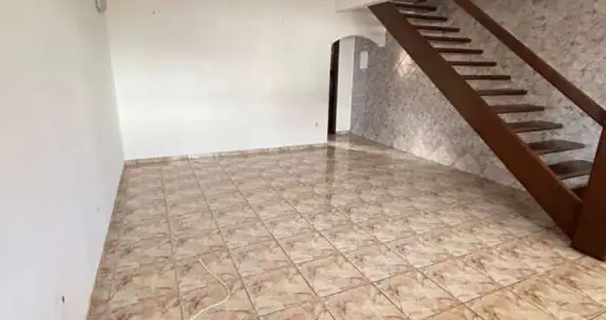 Locação - amplo sobrado geminado, 03 quartos, centro de balneário camboriú.