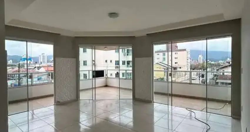Locação - apartamento com 01 suíte + 02 dormitórios no centro de camboriú