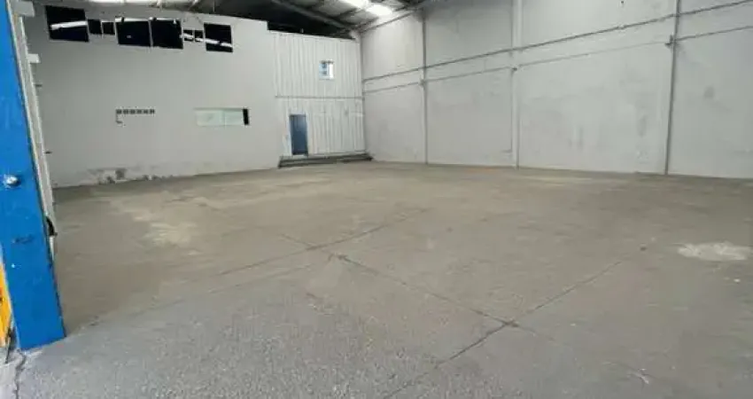 Locação -  amplo galpão com 550m² ideal para logística, depósito, indústria